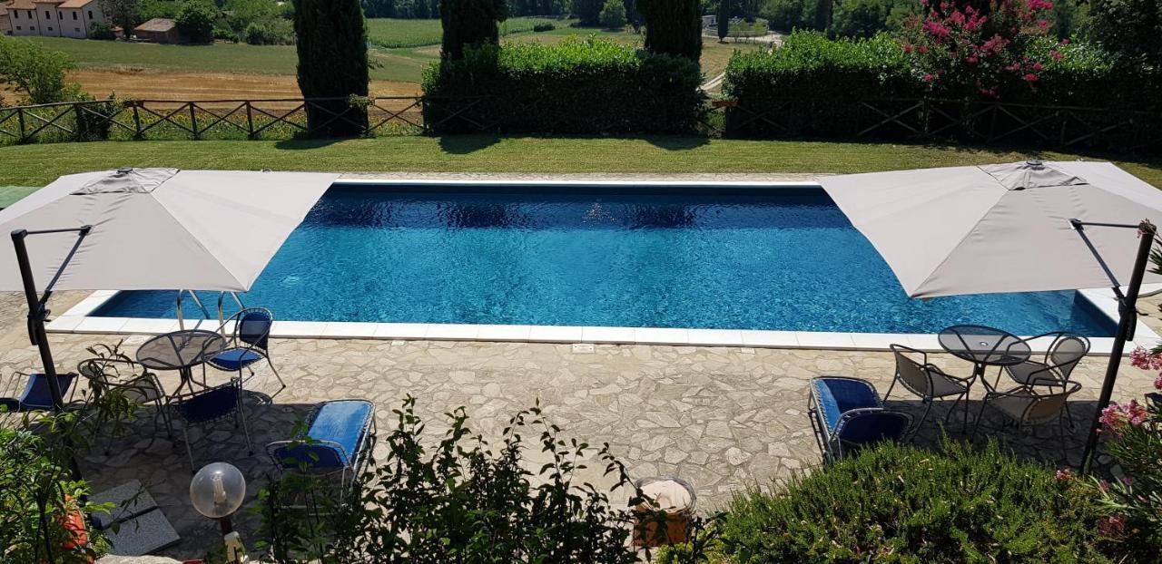 Case In Campagna Con Piscina A Тоді Екстер'єр фото